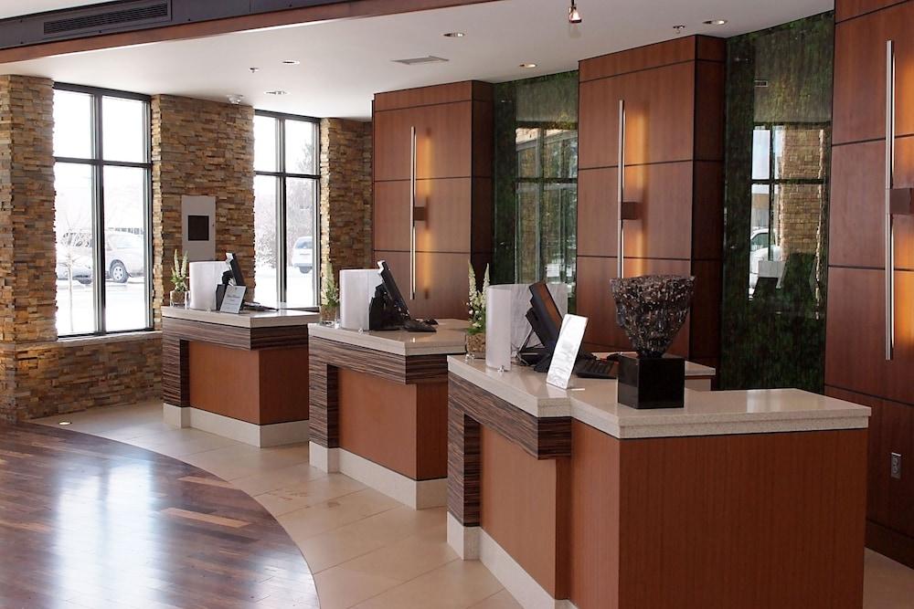 Embassy By Hilton Detroit Metro Airport Hotel Romulus