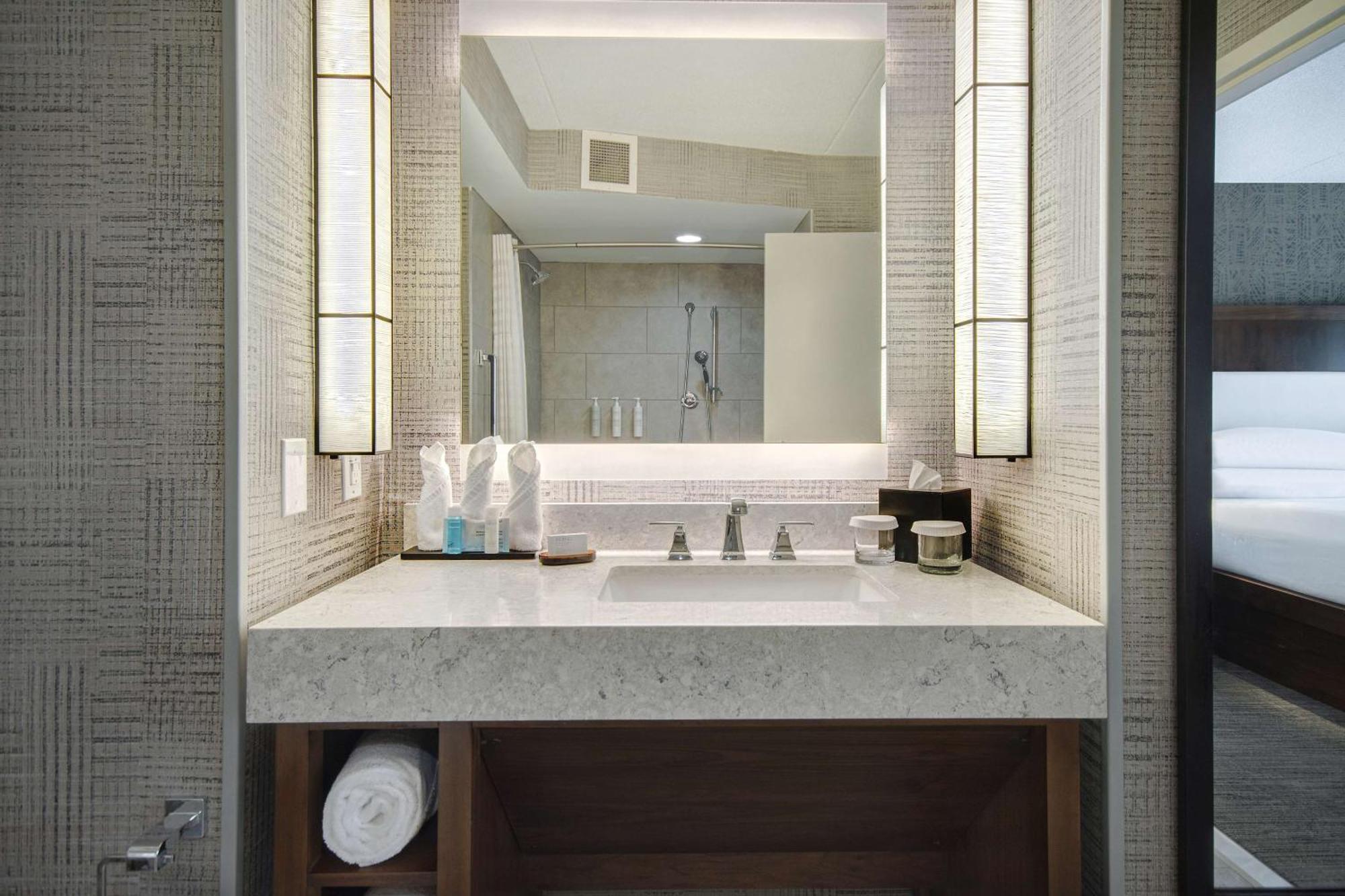 Embassy By Hilton Detroit Metro Airport 3*