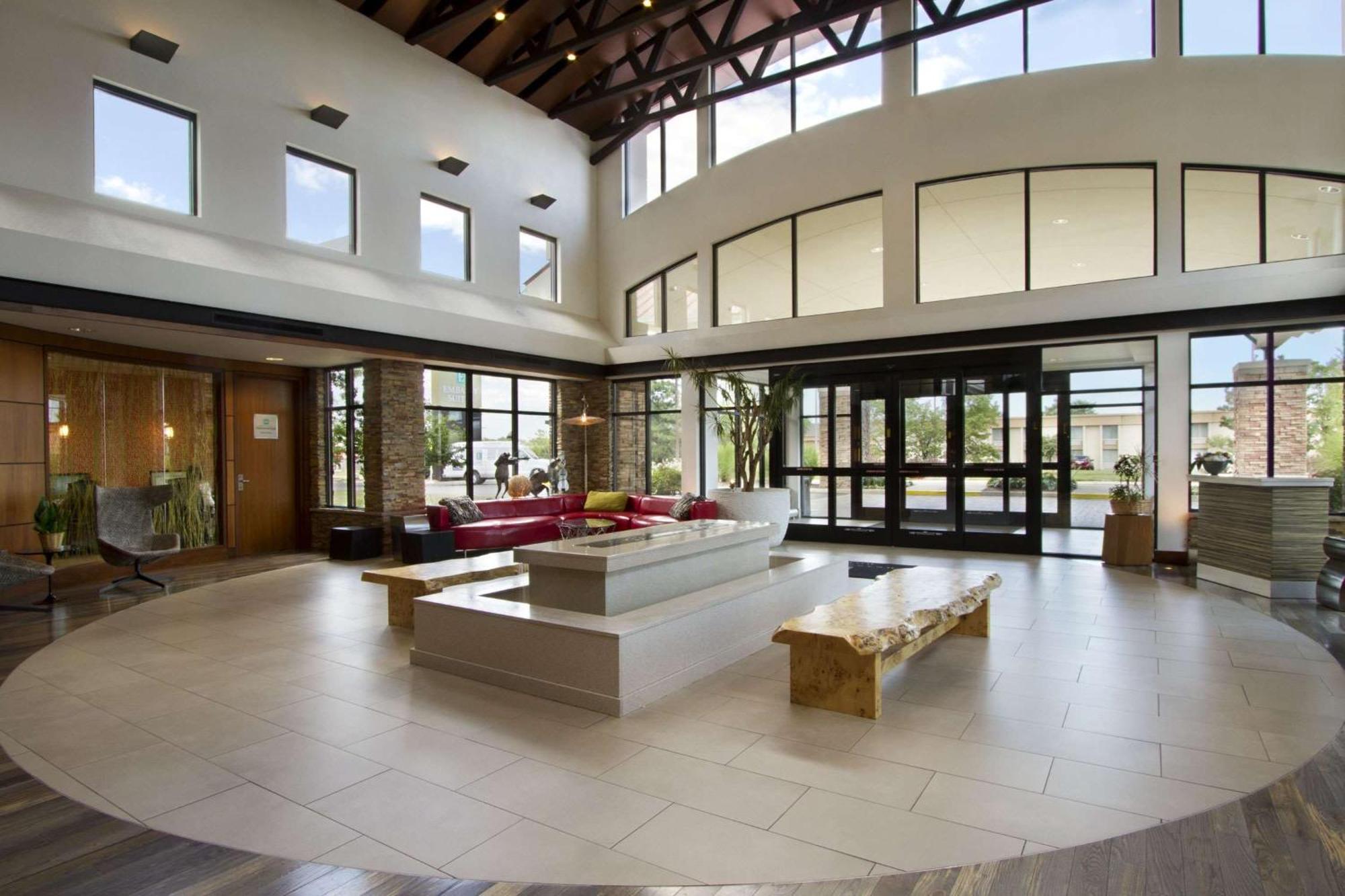Embassy By Hilton Detroit Metro Airport 3*