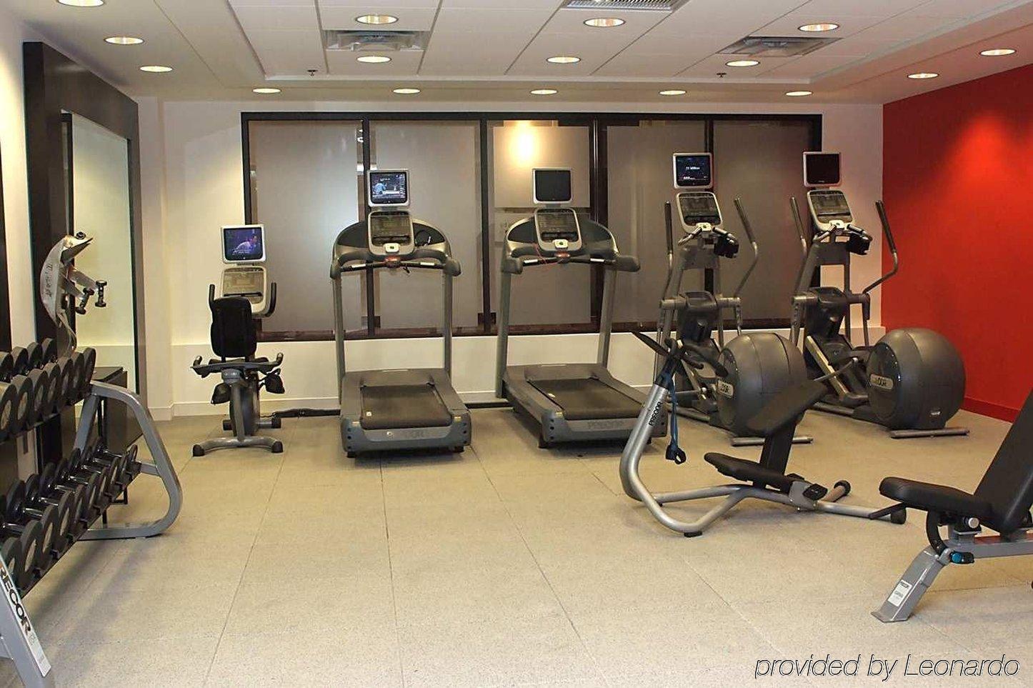 Hotel Embassy By Hilton Detroit Metro Airport