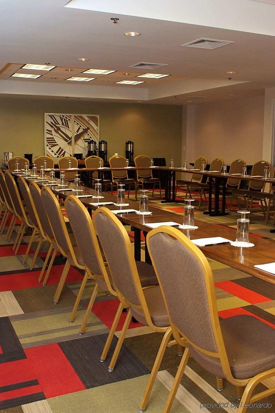 Embassy By Hilton Detroit Metro Airport Romulus