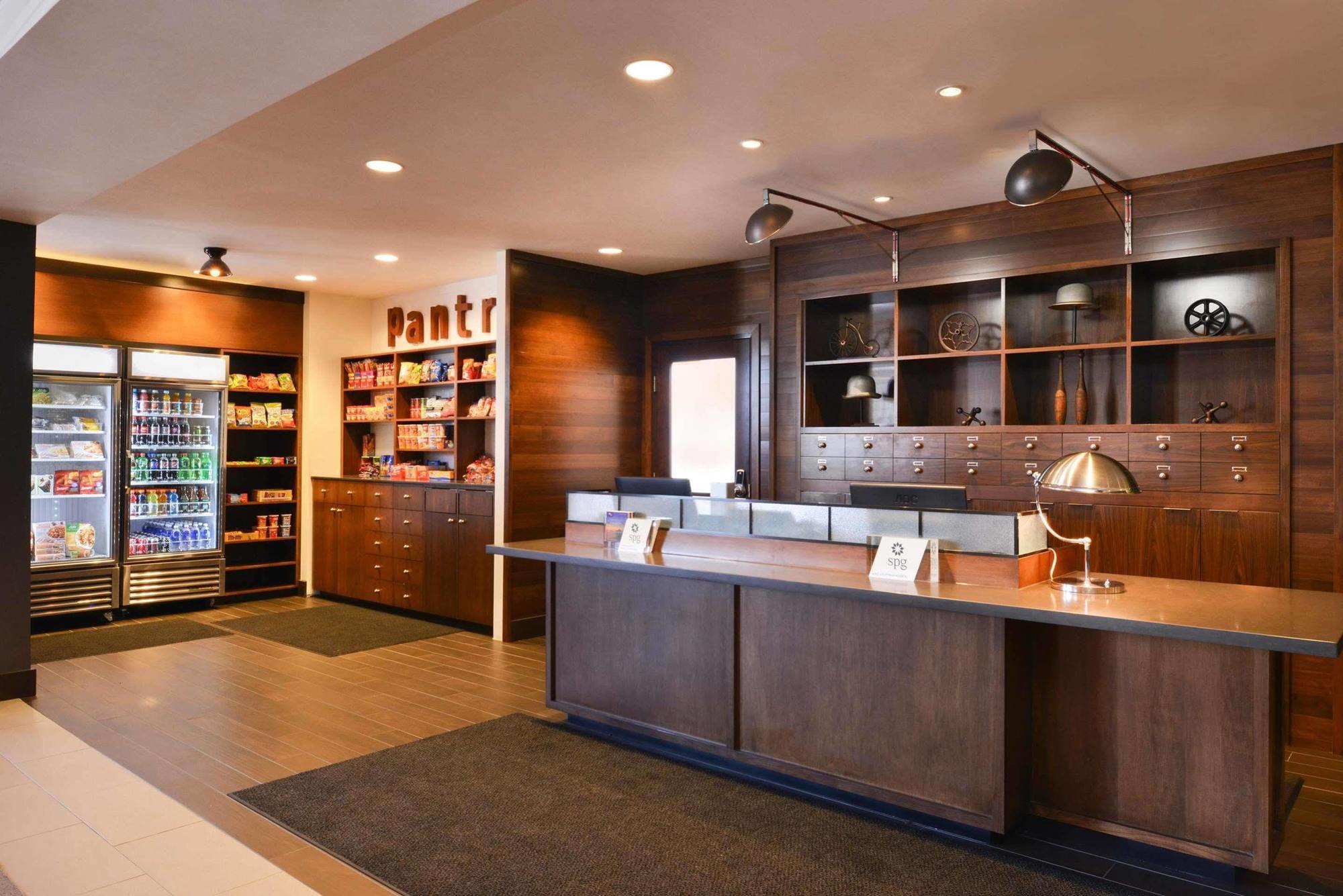 Hotel Embassy By Hilton Detroit Metro Airport 3*