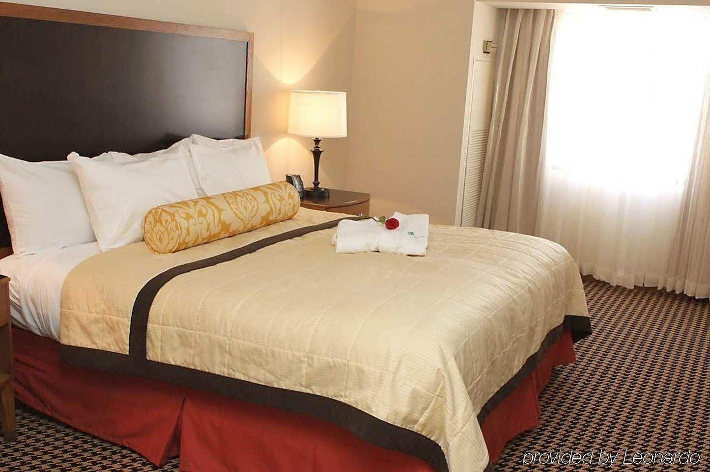 Embassy By Hilton Detroit Metro Airport Romulus