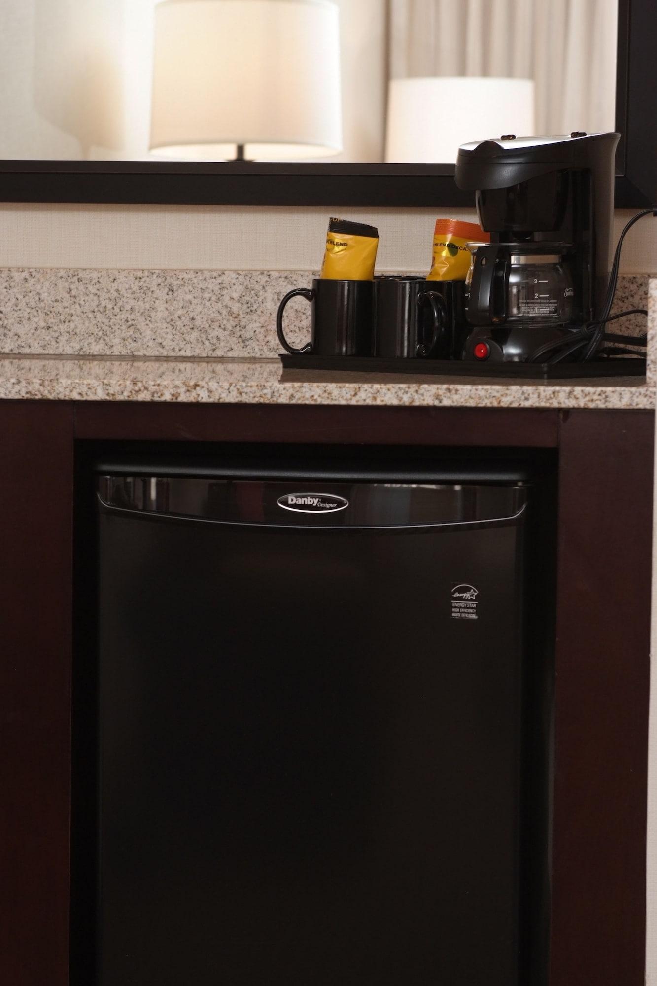 Embassy By Hilton Detroit Metro Airport Hotel 3*