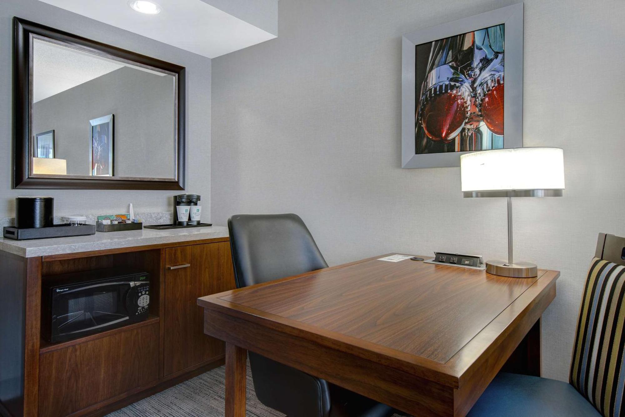 Embassy By Hilton Detroit Metro Airport Hotel
