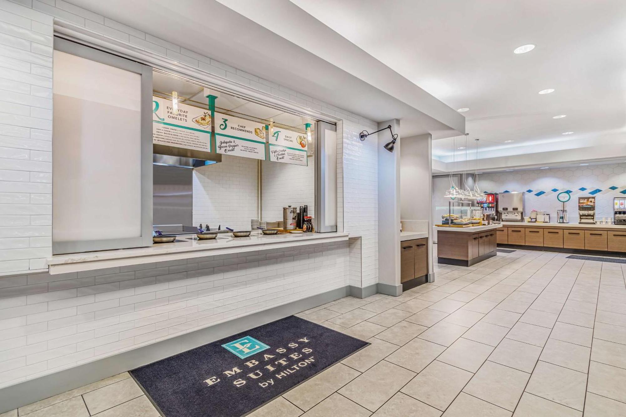 Embassy By Hilton Detroit Metro Airport Hotel 3*
