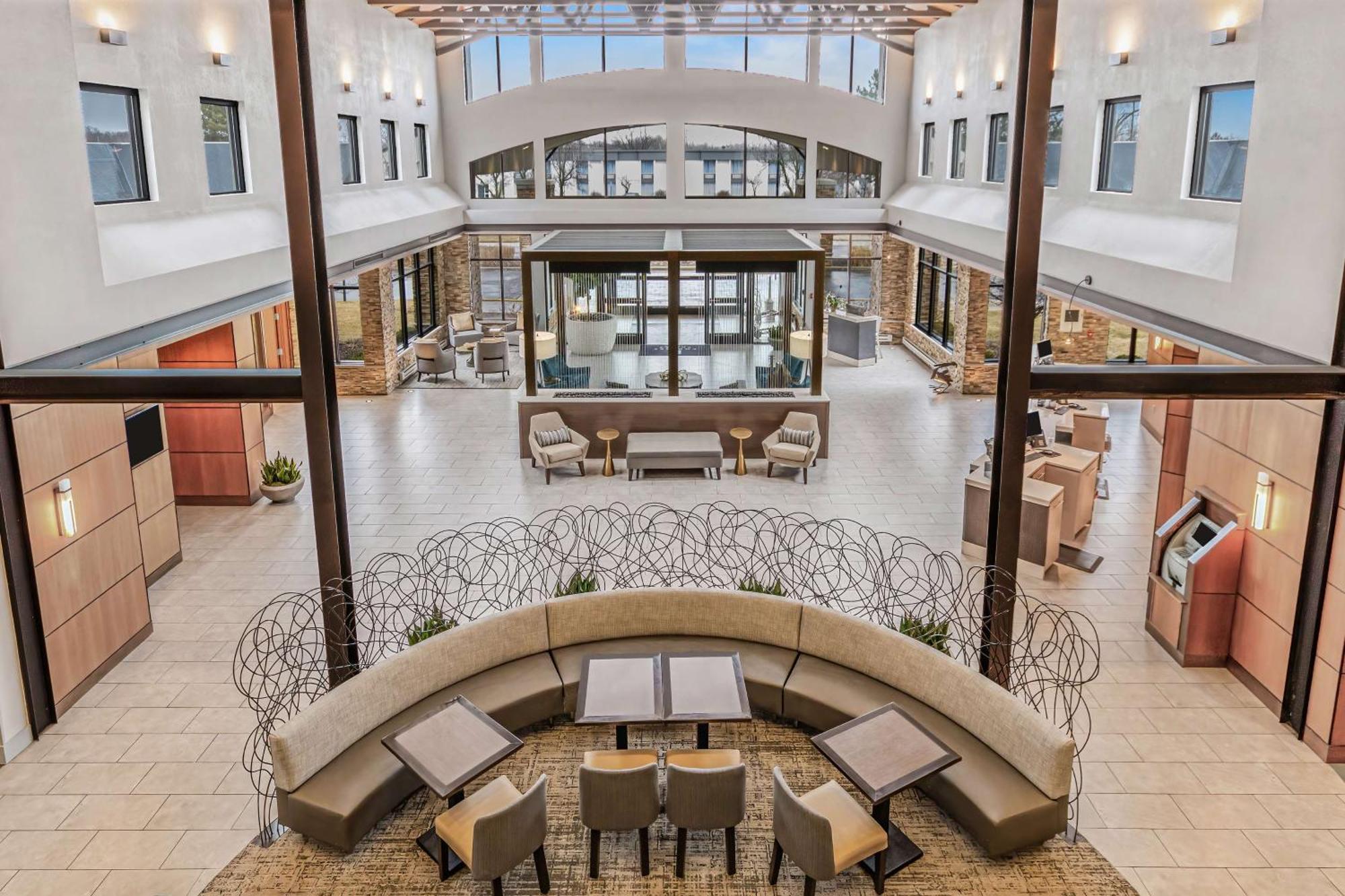 Embassy By Hilton Detroit Metro Airport 3*